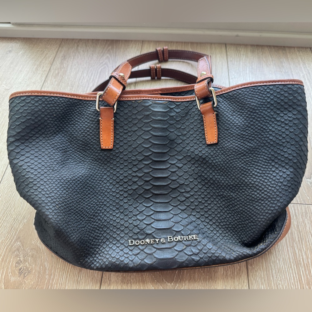 Dooney & Bourke Purse